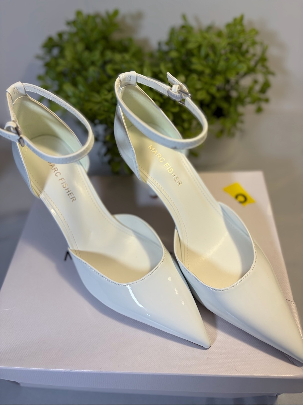 Marc Fisher White Patent Pointed-Toe Ankle-Strap Pumps Size 7 New in Box